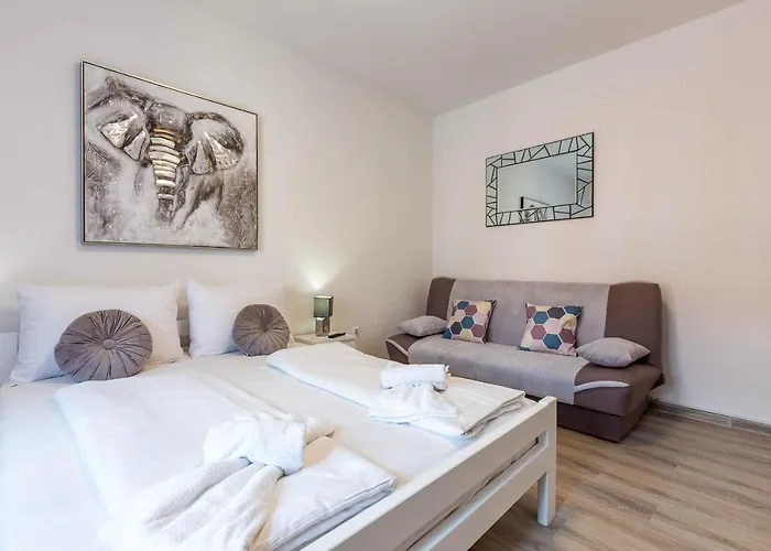 Viktorija 1br * 扎达尔